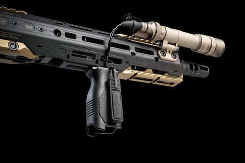 Strike Industries - Кутова вертикальна рукоятка Chwyt M-LOK® - довга - Czarny - SI-AR-CMAG-L