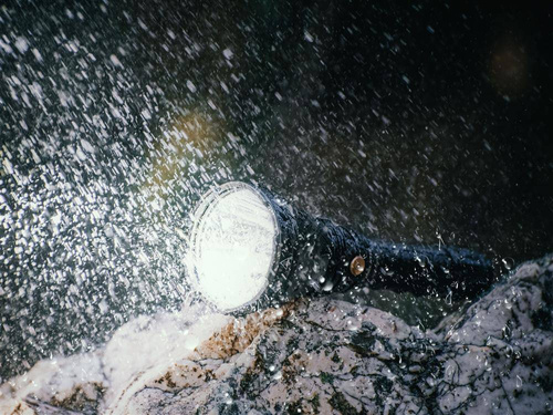 Fenix - Акумуляторний світлодіодний прожектор - 1500 люмен - 5000 мАг - HT18