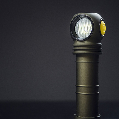 Armytek - Налобний ліхтар Wizard C2 Pro - Магнітний зарядний пристрій - 2500 лм - 18650 - оливковий - F08701CO
