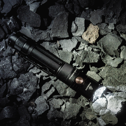 Fenix - Світлодіодний ліхтар - 2000 лм - 33 873 cd - PD35R ACE