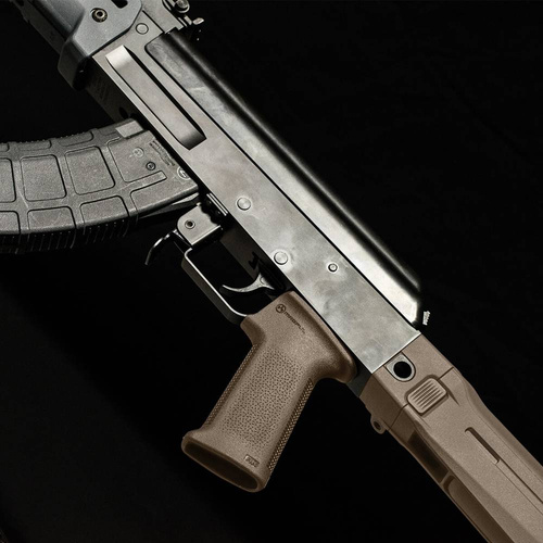 Magpul - Пістолетна рукоятка MOE SL® AK Grip для АК-47 / АК-74 - FDE - MAG682-FDE