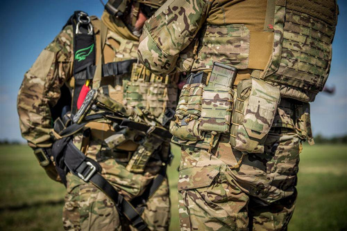 Direct Action - Aптечка Med Pouch Vertical - Adaptive Green - PO-MEDV-CD5-AGR