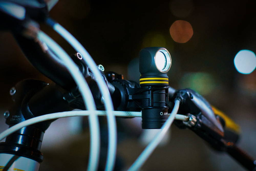Armytek - Акумуляторний світлодіодний ліхтар Elf C1 - Білий світло - 1000 лм - F05003C
