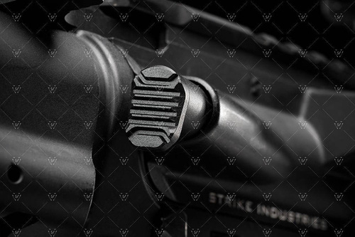 Strike Industries - AR Extended Forward Assist аксесуар для замка AR-15 / AR-10 - чорний - SI-AR-E-FA-BK