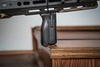 Strike Industries - Кутова вертикальна рукоятка Chwyt M-LOK® - довга - Czarny - SI-AR-CMAG-L