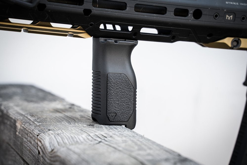 Strike Industries - Кутова вертикальна рукоятка Chwyt M-LOK® - довга - Czarny - SI-AR-CMAG-L