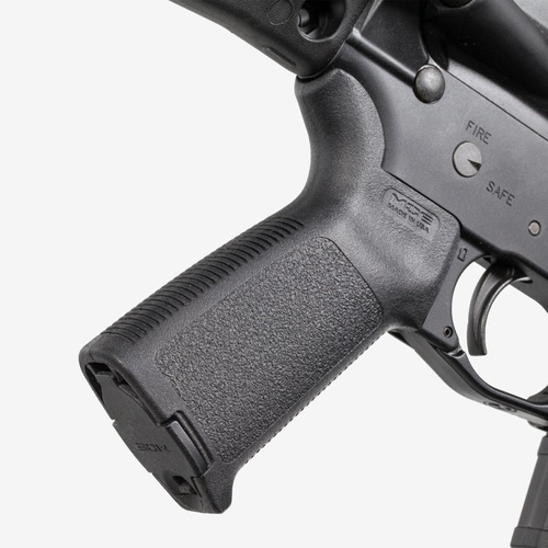 Пістолетна рукоятка Magpul - MOE® Grip для AR-15 / M4 - чорна - MAG415