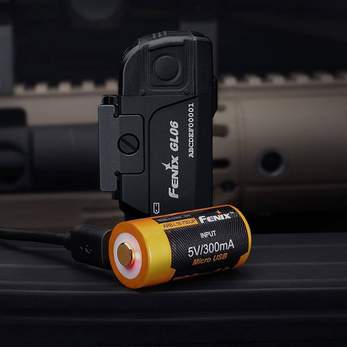 Тактичний пістолетний ліхтар Fenix - GL06 - 600 лм - Picatinny/Glock - Чорний - GL06