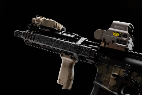 Strike Industries - Кутова вертикальна рукоятка Chwyt Picatinny - довга - FDE - SI-AR-CMAG-RAIL-L-FDE - SI-AR-CMAG-RAIL-L-FDE