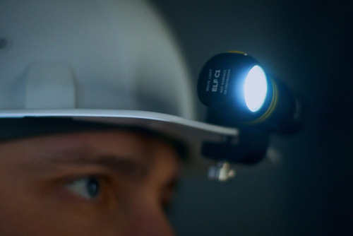 Armytek - Ліхтар / налобний акумуляторний ліхтар Elf C1 - 1000 люмен - F05002C