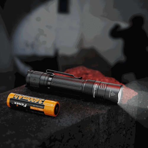 Fenix - Тактичний світлодіодний ліхтар PD32R з акумулятором 3400 мАг - 1400 лм - чорний - PD32R