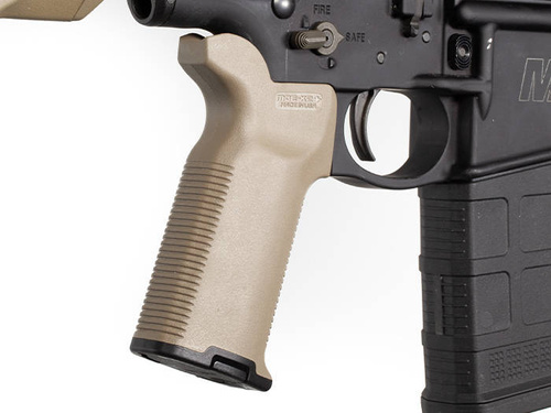 Magpul - MOE-K2+® Grip пістолетна рукоятка для AR-15 / M4 - Flat Dark Earth - MAG532-FDE