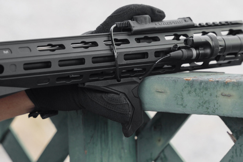 Strike Industries - передня ручка Link Angled HandStop with Cable Management System - M-LOK / KeyMod - Чорний - SI-AR-HSFG-BK