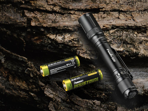 Fenix - Ліхтарик E20 V2.0 - 350 люмен