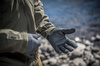 Helikon - Утеплені тактичні рукавички Impact Duty Winter Mk2 - чорні/зелені - RK-ID2-NE-0201B