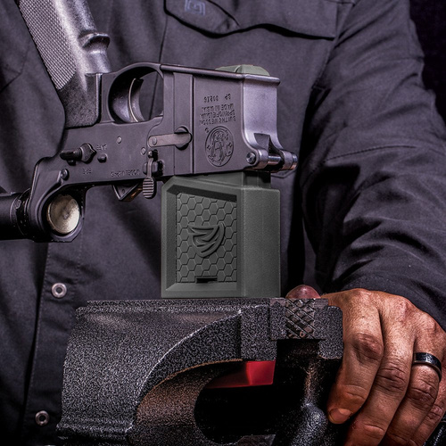 Справжній завзятий - лещата для AR-15 Smart-Fit - AVAR15SFVB