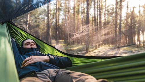 Lesovik - Туристичний гамак DRAKA з москітною сіткою та підвісом SNEKA - Treetop Green