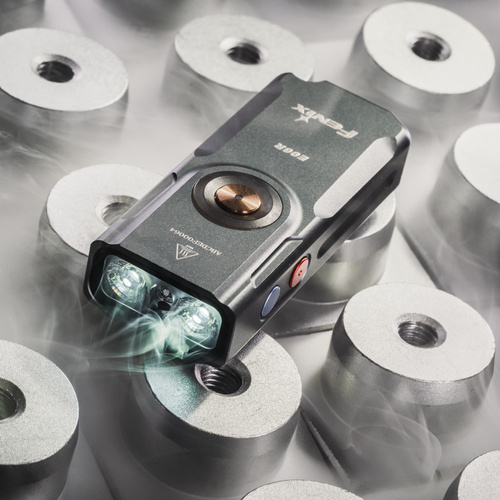 Fenix - Брелок-ліхтарик E06R - 700 лм - УФ/лазерний - USB-C - магніт - Сірий - E06R.12111